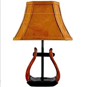 Beautiful equestrian inspired lamp. 🐎